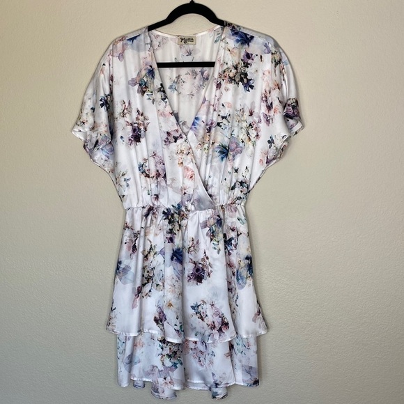 Show Me Your MuMu Dresses & Skirts - Show me Your Mumu dress medium women’s floral tiered